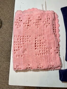 Handmade Pink Crochet Filet Baby Blanket Heart Kitty Cat Pattern Scalloped Trim